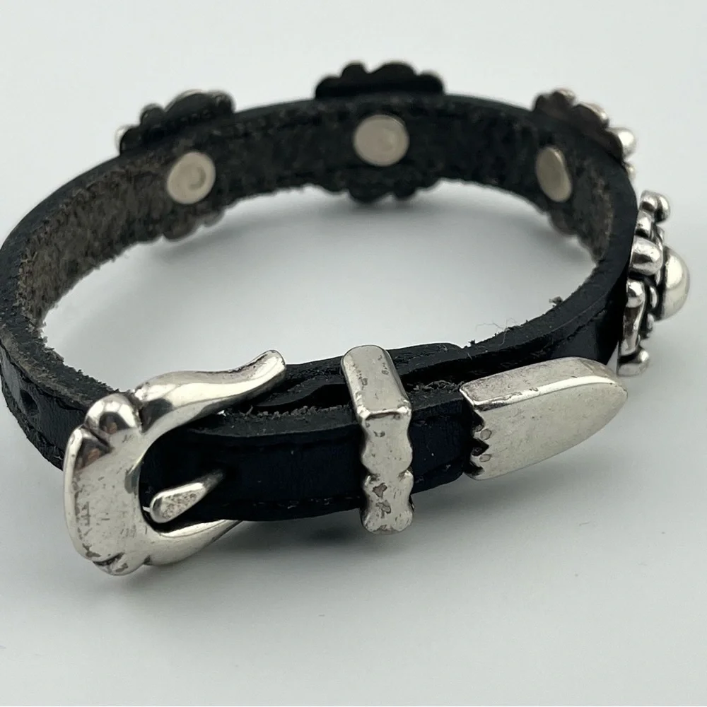 Black Leather 1996 Silvertone Conchos Buckle Hardware Adjustable Bracelet 8